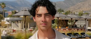 Joe Jonas recounts terrifying fall between boats in Italy