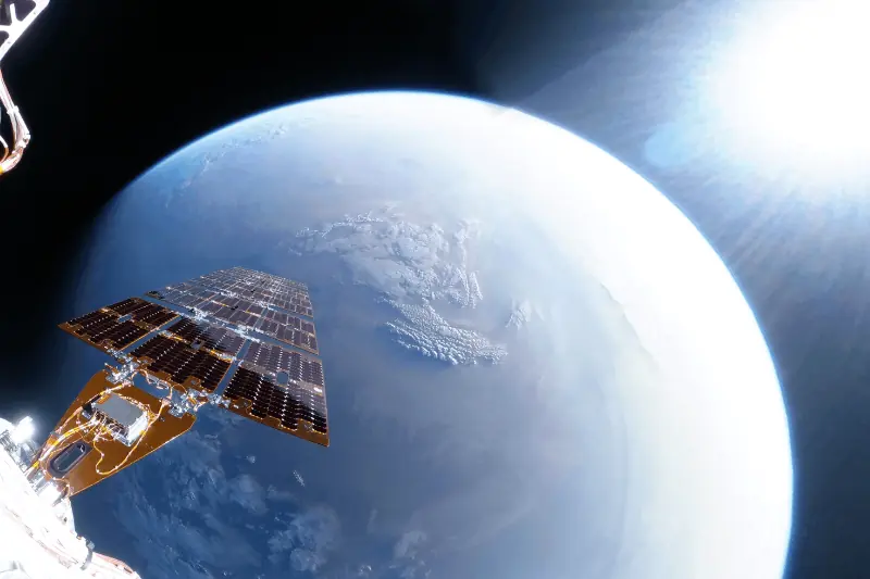 Spacecraft Falls Back to Earth After Failed NASA Telescope Rescue